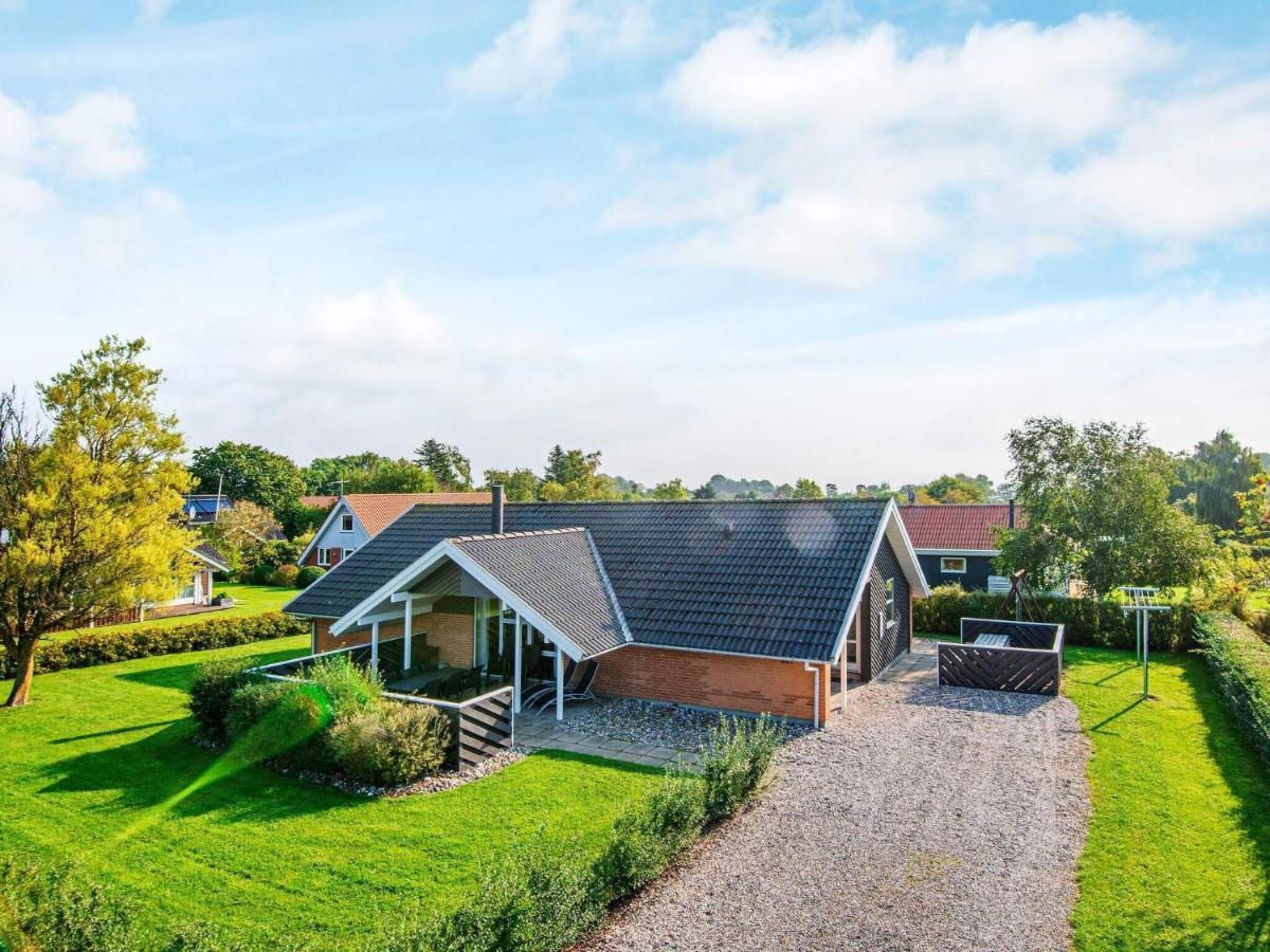 10 Person Holiday Home In Juelsminde Sonderby  Bagian luar foto