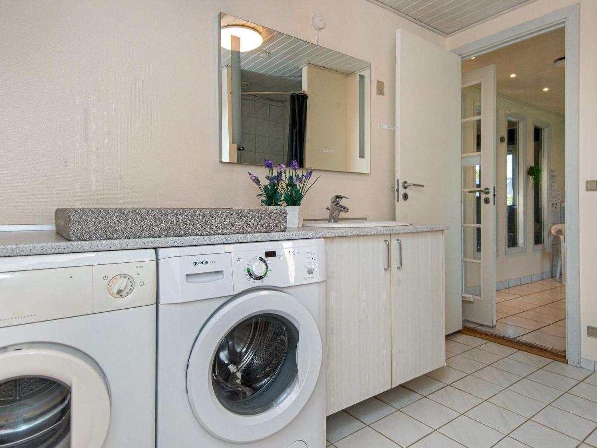 10 Person Holiday Home In Juelsminde Sonderby  Bagian luar foto