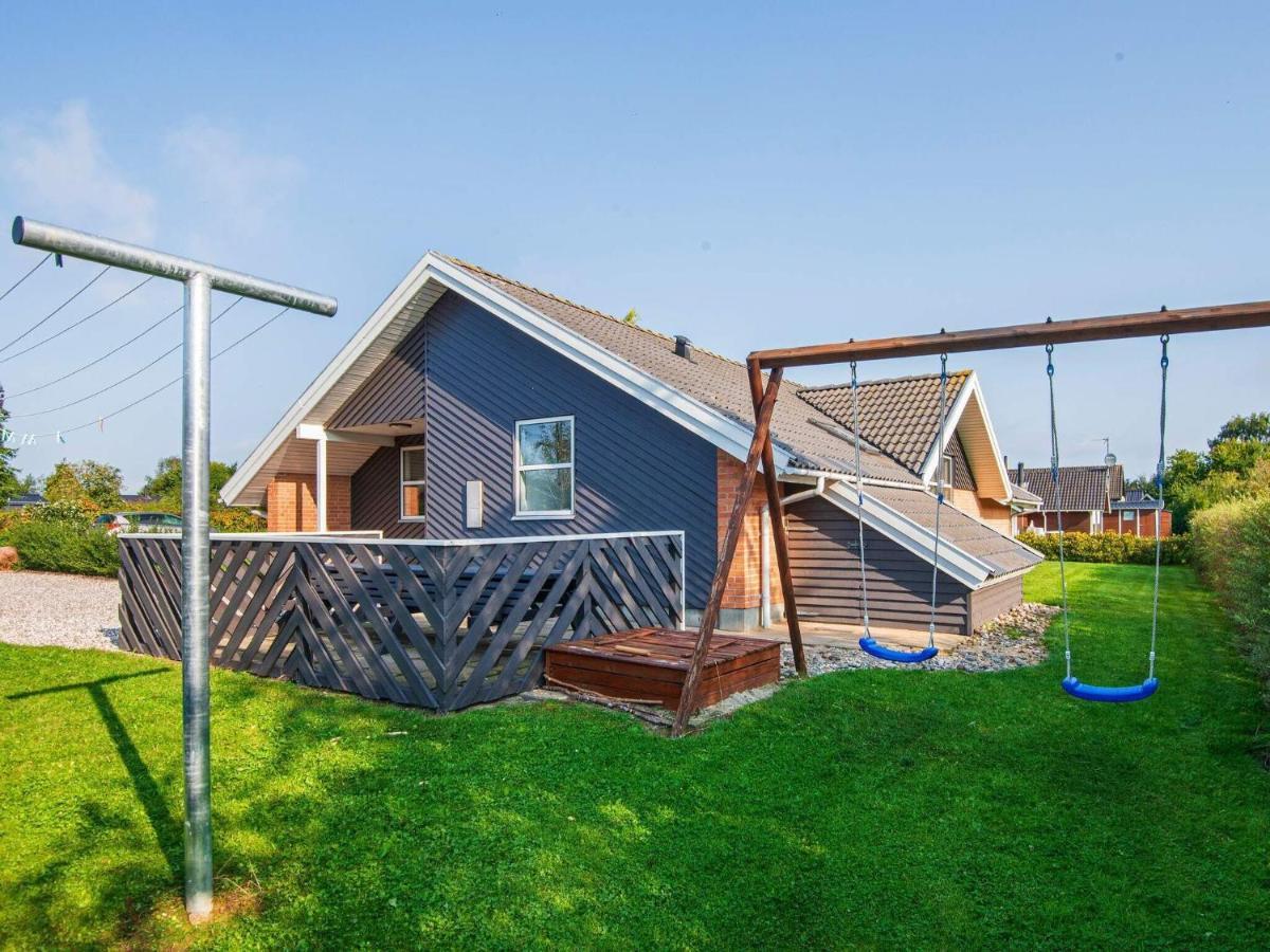 10 Person Holiday Home In Juelsminde Sonderby  Bagian luar foto