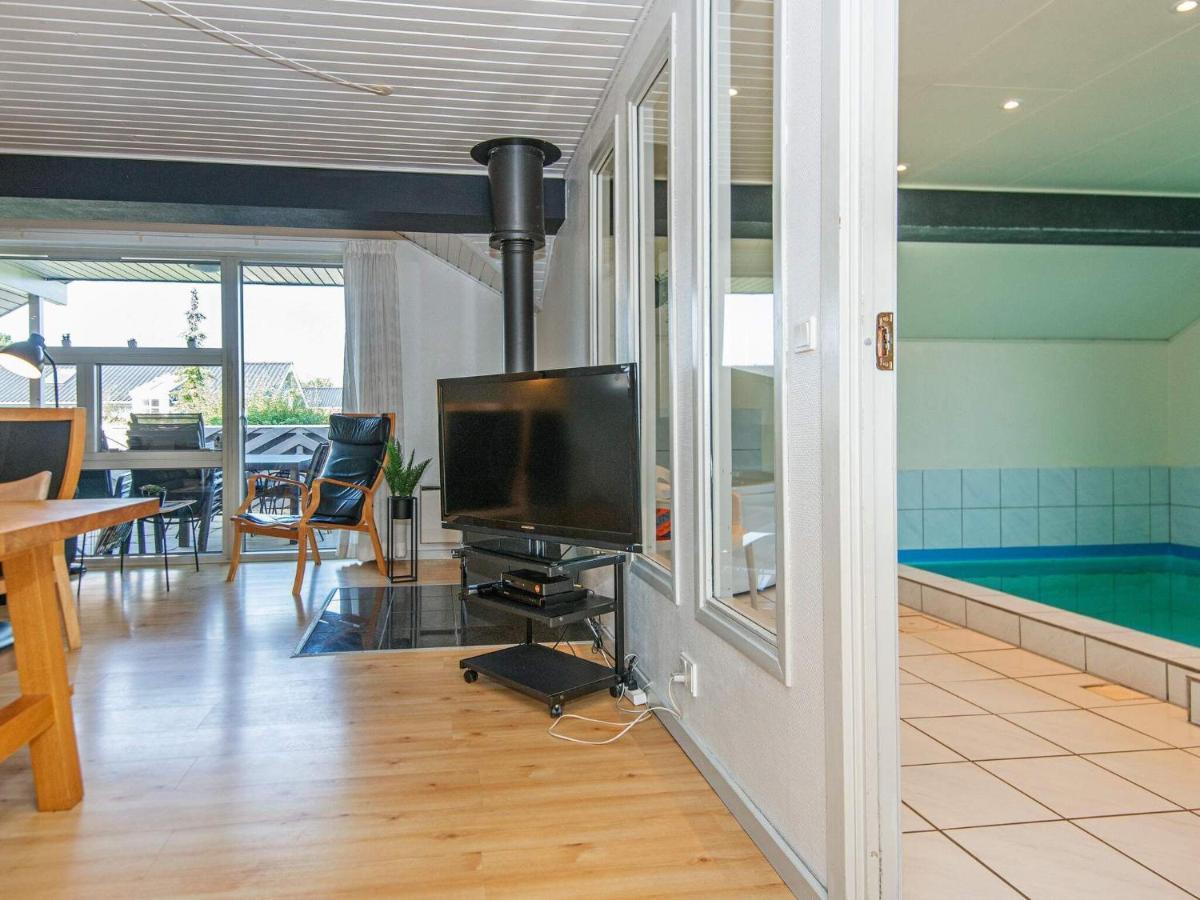 10 Person Holiday Home In Juelsminde Sonderby  Bagian luar foto