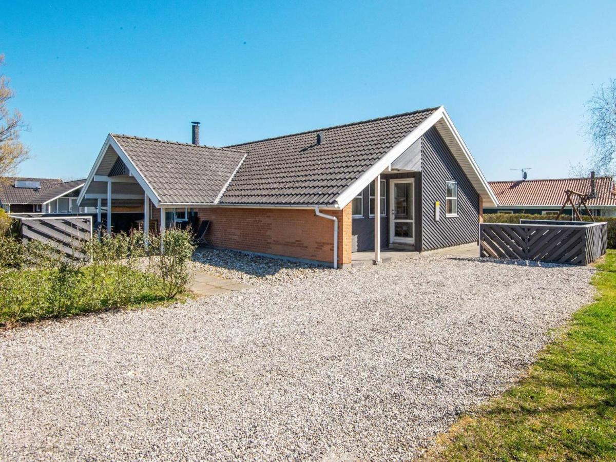 10 Person Holiday Home In Juelsminde Sonderby  Bagian luar foto