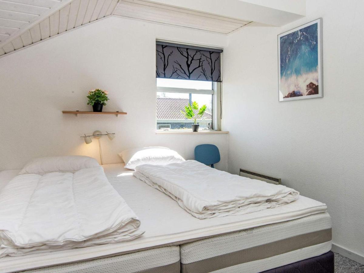 10 Person Holiday Home In Juelsminde Sonderby  Bagian luar foto
